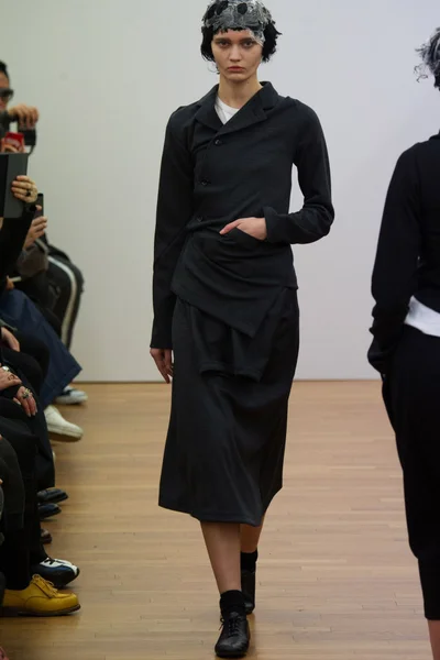 Look 25